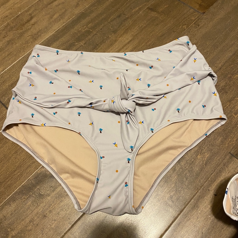 Kortni jeane hula tie front bottoms